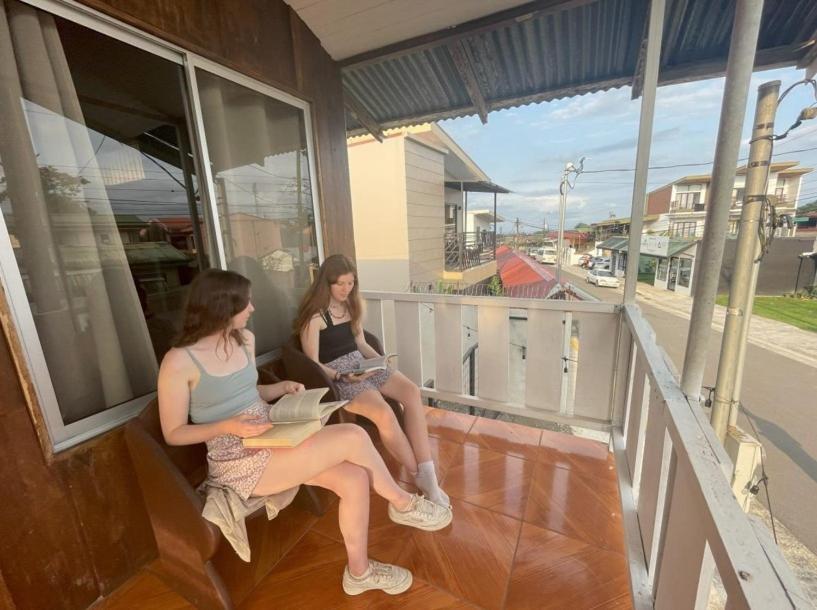 Auberge de jeunesse Alpha Arenal à La Fortuna Extérieur photo